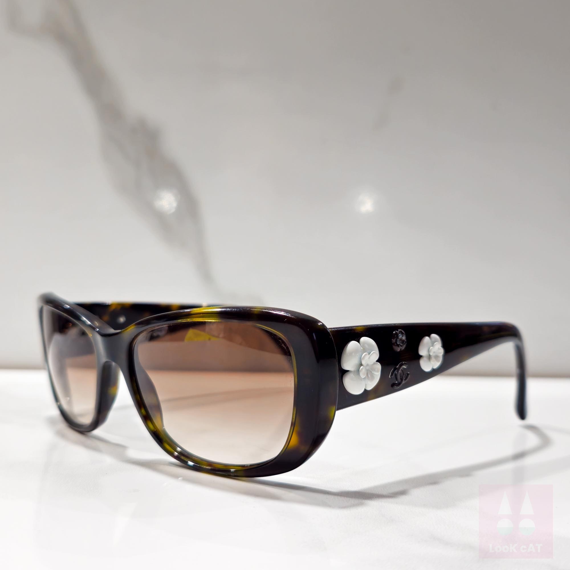 Chanel Rimless Cat-Eye Sunglasses Black Smoke Y2K Vintage Rare w. Flower Charm Chanel 4005 vintage sunglasses Y2k Black Frameless never  main image 4
