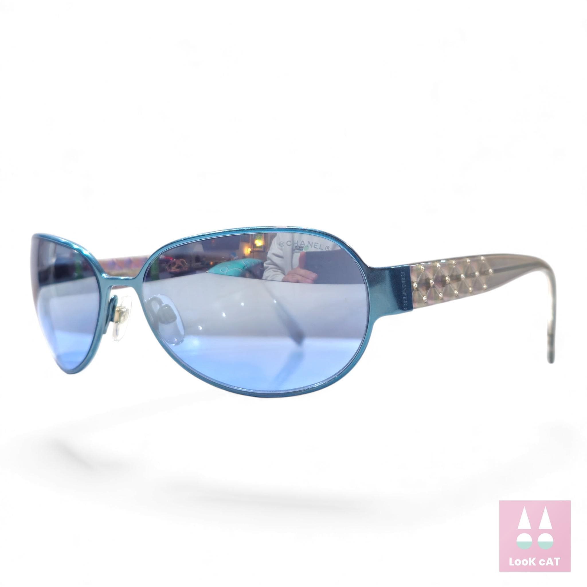 シャンネル　サングラス Chanel Vintage Sunglasses - Mod 4102 Blue Pearl - Y2k 2000s 90s