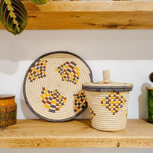 Lidded Storage basket and matching trivet, sustainable woven storage basket with diamond pattern and sturdy woven trivet