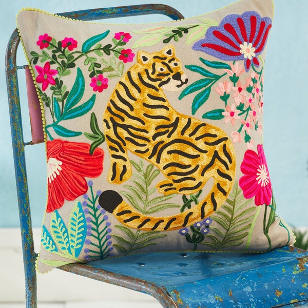 Kleurrijk Tiger Kussen, Ethische hand geborduurd Tiger kussensloop, maximalistisch decor, jungle decor, boho kamer decor