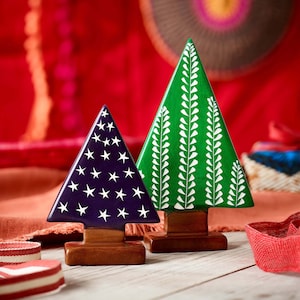 Dekorativer Weihnachtsbaum, freistehend handgeschnitzter Speckstein Weihnachtsdeko, ethische Weihnachtsdekoration