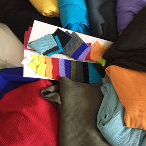 Dickere Gewicht YD1660 # 4 Stretch Weg Gerippte solide 80 Nylon / 20 Spandex, 250GSM, für Badebekleidung, Sportbekleidung, Preis lose Lagerware