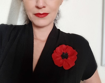 Rememberance poppy, Rememberance brooch, Red poppy brooch, Felt poppy brooch, Red felt poppy pin, Rememberance Day, Felt flower pin