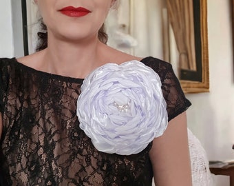 Light purple shade white flower brooch, Large ghostwhite silk pin, Oversized flower pin, Silk flower brooch, Large flower brooch, Big flower