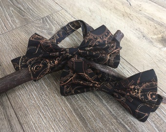 Steampunk vlinderdas, steampunk print, steampunk cadeau, steampunk accessoires, trouwoutfit, bruiloft accessoires, trouwkleding, klokprint