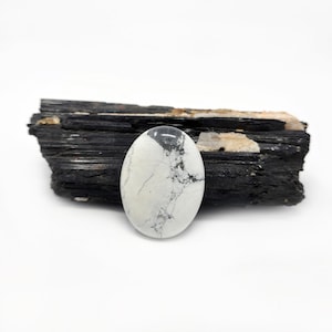 Howlite Palm Stone / Worry Stone