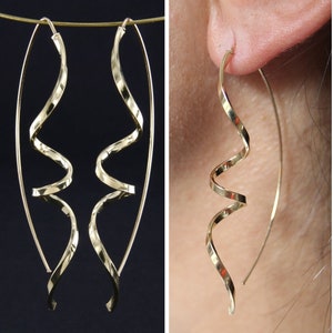 18k Gold Threader Ohrringe, Gold Vortex Ohrringe, Gold Spiral Ohrringe, Korkenzieher Ohrringe, Spiral Ohrringe Schmuck, lange Threader Ohrringe