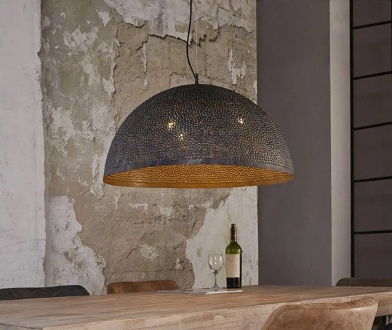 Lampade a sospensione di grandi dimensioni fatte a mano. Lampada da  soffitto. Lampadario marocchino. Plafoniere marocchine. Illuminazione  dell'isola della cucina. Nero all'esterno e oro all'interno -  Italia