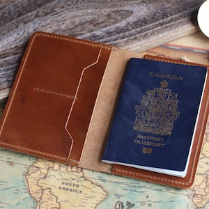 Étui pour passeport en cuir, personnalisation : étui fait main, portefeuille de voyage, porte-cartes, cadeau d'anniversaire