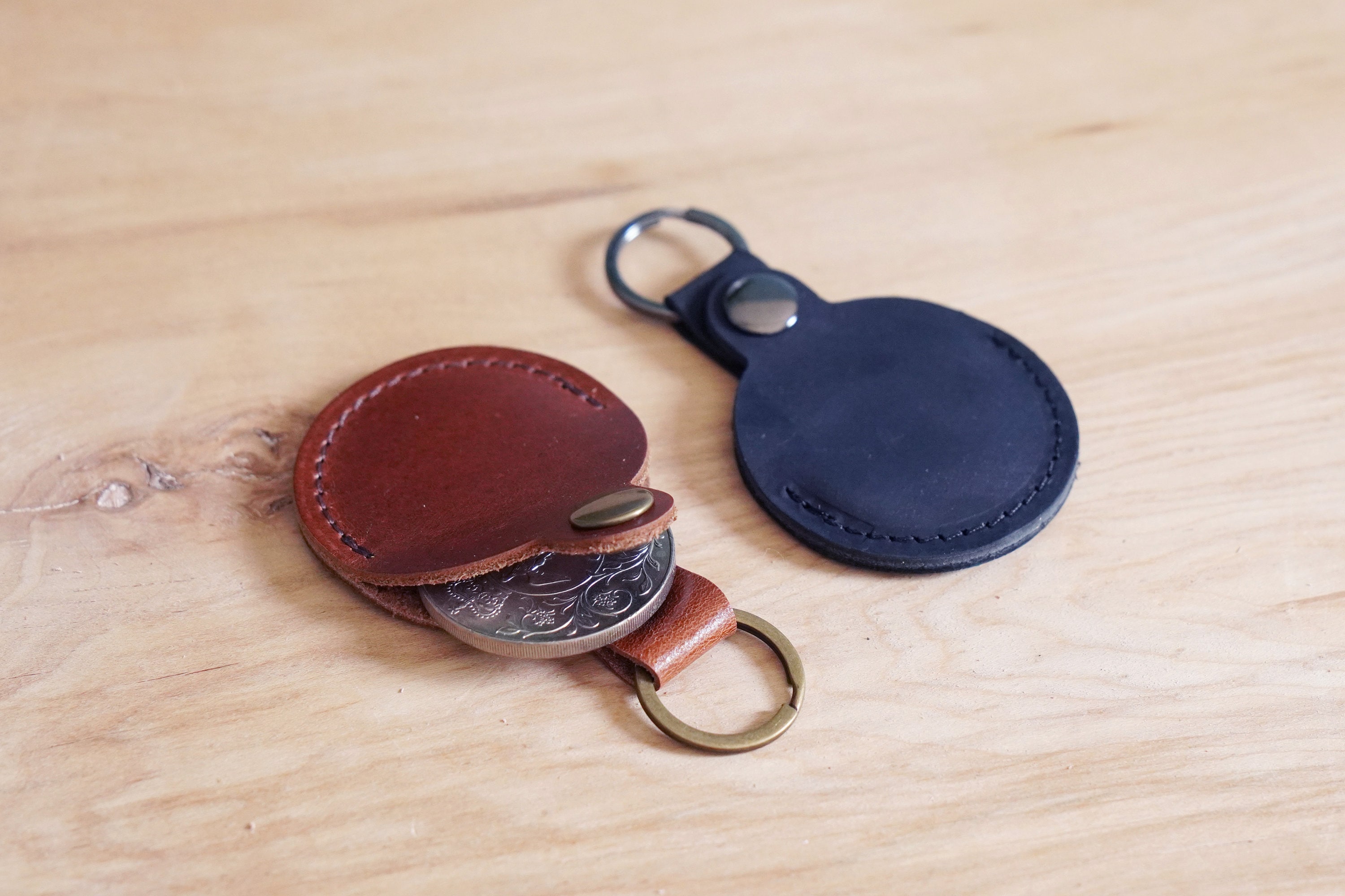 AG Wallets Genuine Leather Keychain Holder, Key Fob Holder, Personalized  Leather Keychain, Personalize Front Side and Back Side, Oval Design 