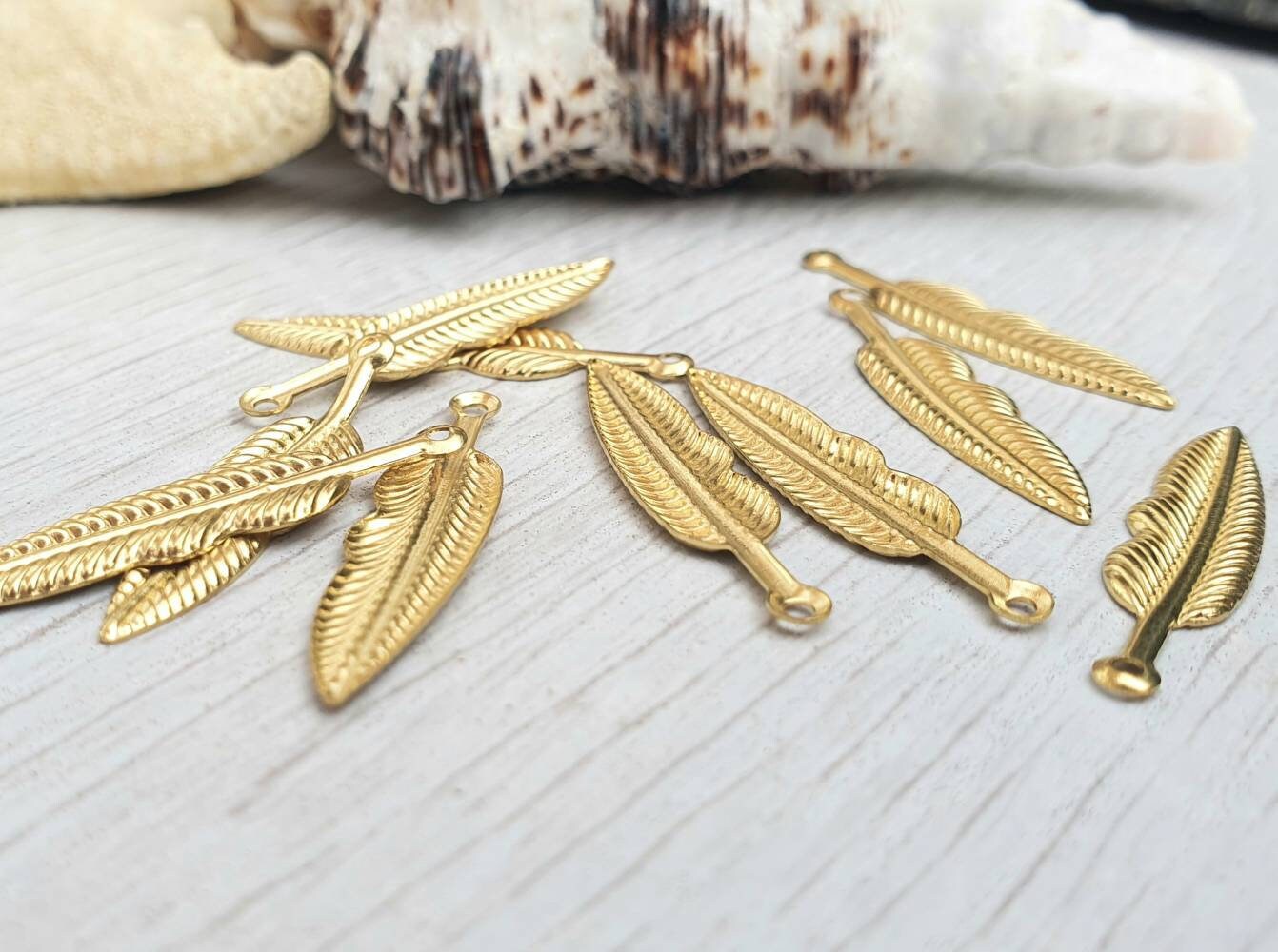 26 x 6 mm 真鍮製フェザーチャーム | 10個 - Etsy 日本
