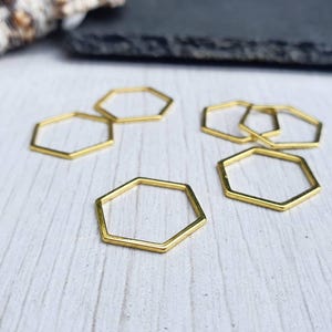 16 x 18mm Gold Plated Stainless Steel Hexagon Frame | Geometric Connectors | 6 Pcs