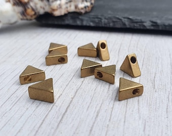 真鍮スペーサー - 三角形 6x2.5 mm (4197C) - Etsy 日本
