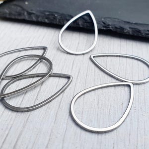 16 x 26mm Gold Plated Stainless Steel Teardrop Frame | Geometric Connectors | 6 Pcs