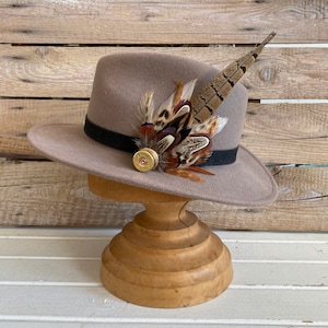 Feather hat pin Feather brooch Fedora hat Lapel pin Handmade Brooch Country apparel