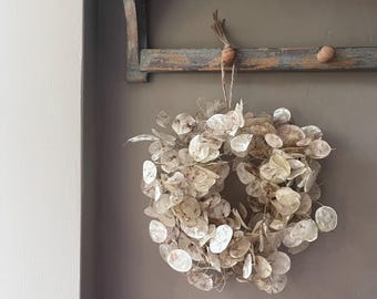 Winter flower wreath | Dried flowers | Farmhouse home | Country living | Seasonal Front door decor | Christmas Farmhouse wreath | 25cm