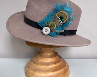 Feather hat pin | Feather brooch | Button hole Feather lapel pin | Boutonniere | Christmas Gifts for him | Stocking fillers