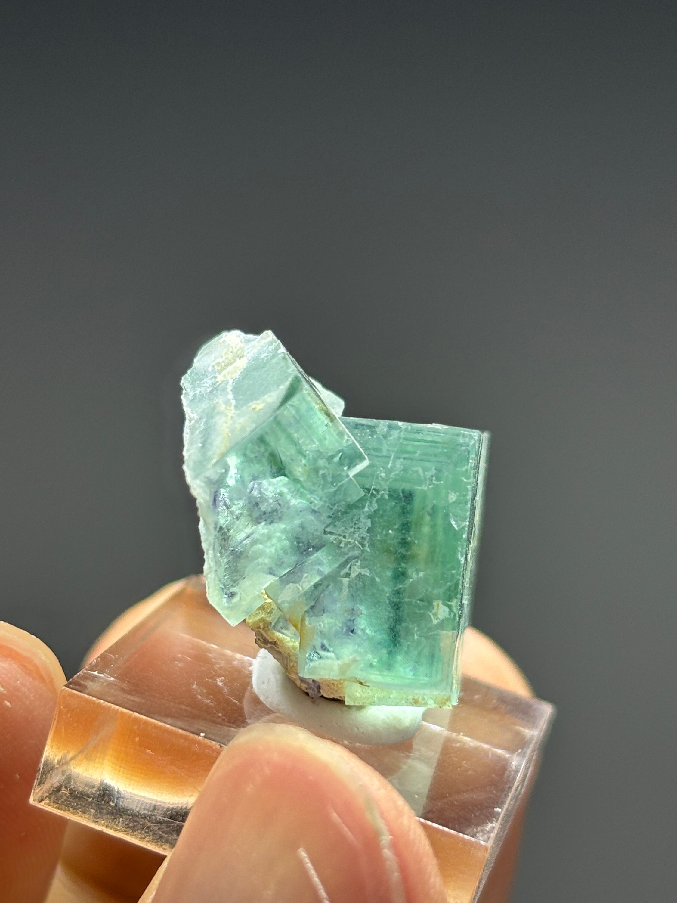 内モンゴル自治区銀都産のファントムウィンドウ加工を施したブルー