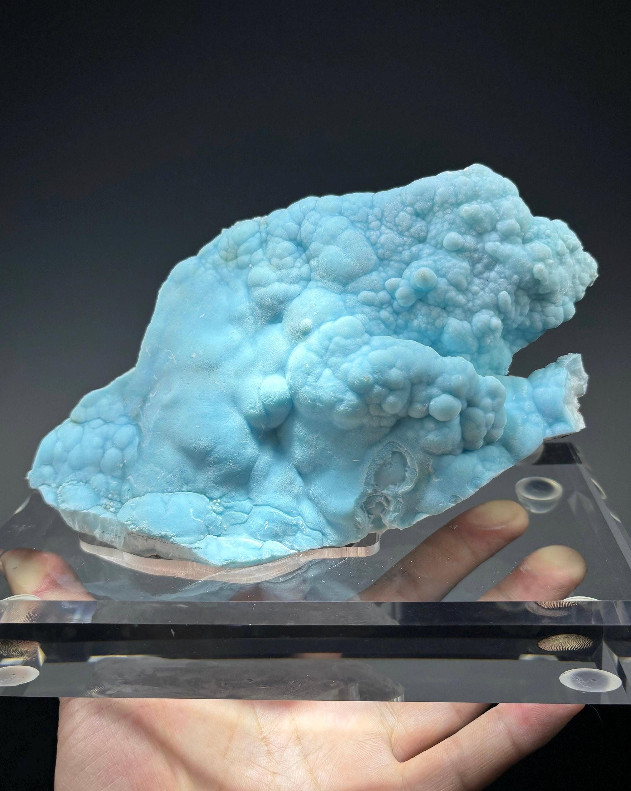 中国四川省産、特注スタンド付き、ブドウ状構造の7インチブルー