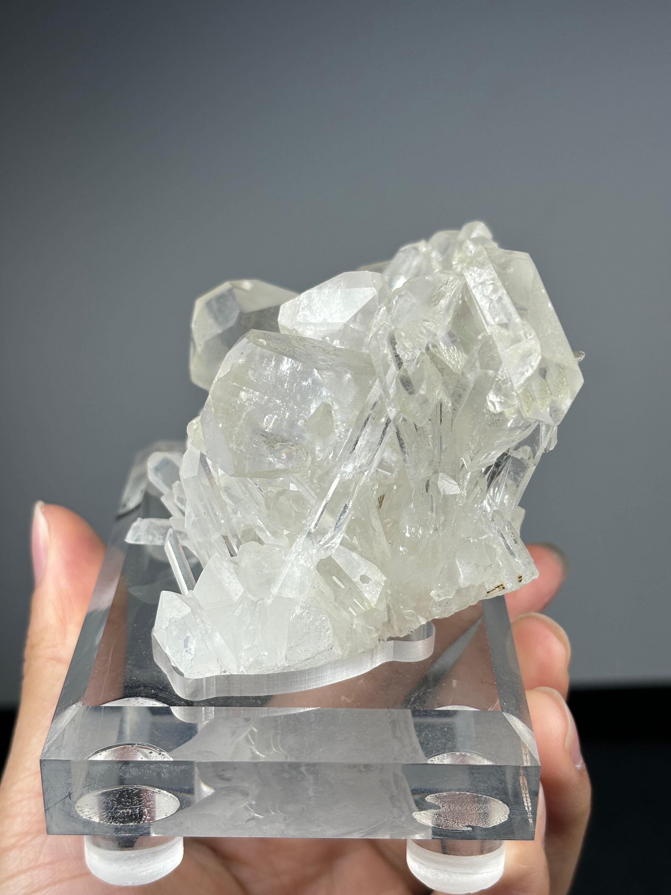 中国四川省金口河鉱山産の白色水晶上の重晶石 / 原石鉱物標本 / 原石