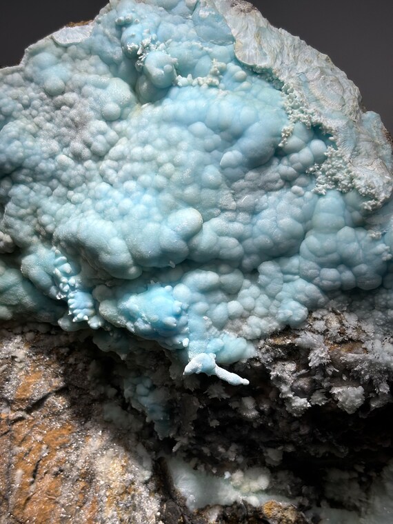 9 インチ ブルー アラゴナイト、台座付き 老君潭村、恵東社、涼山 Yi