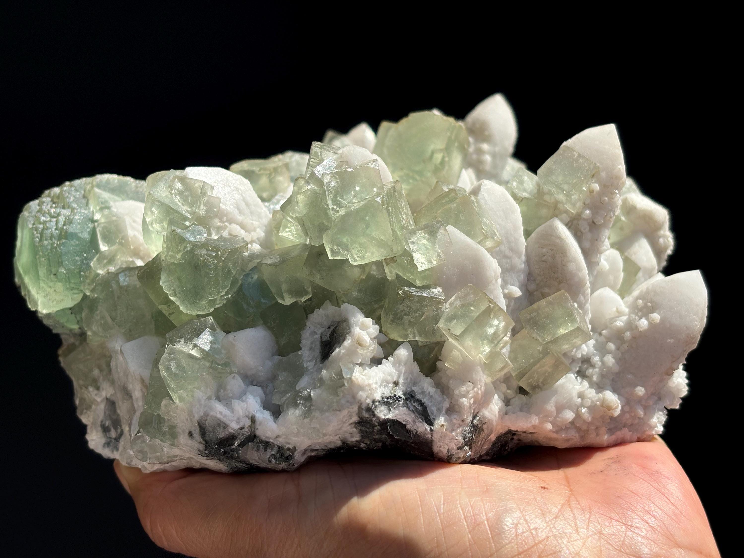 中国内モンゴル産 6インチ グリーンフローライト キャンドルクォーツ