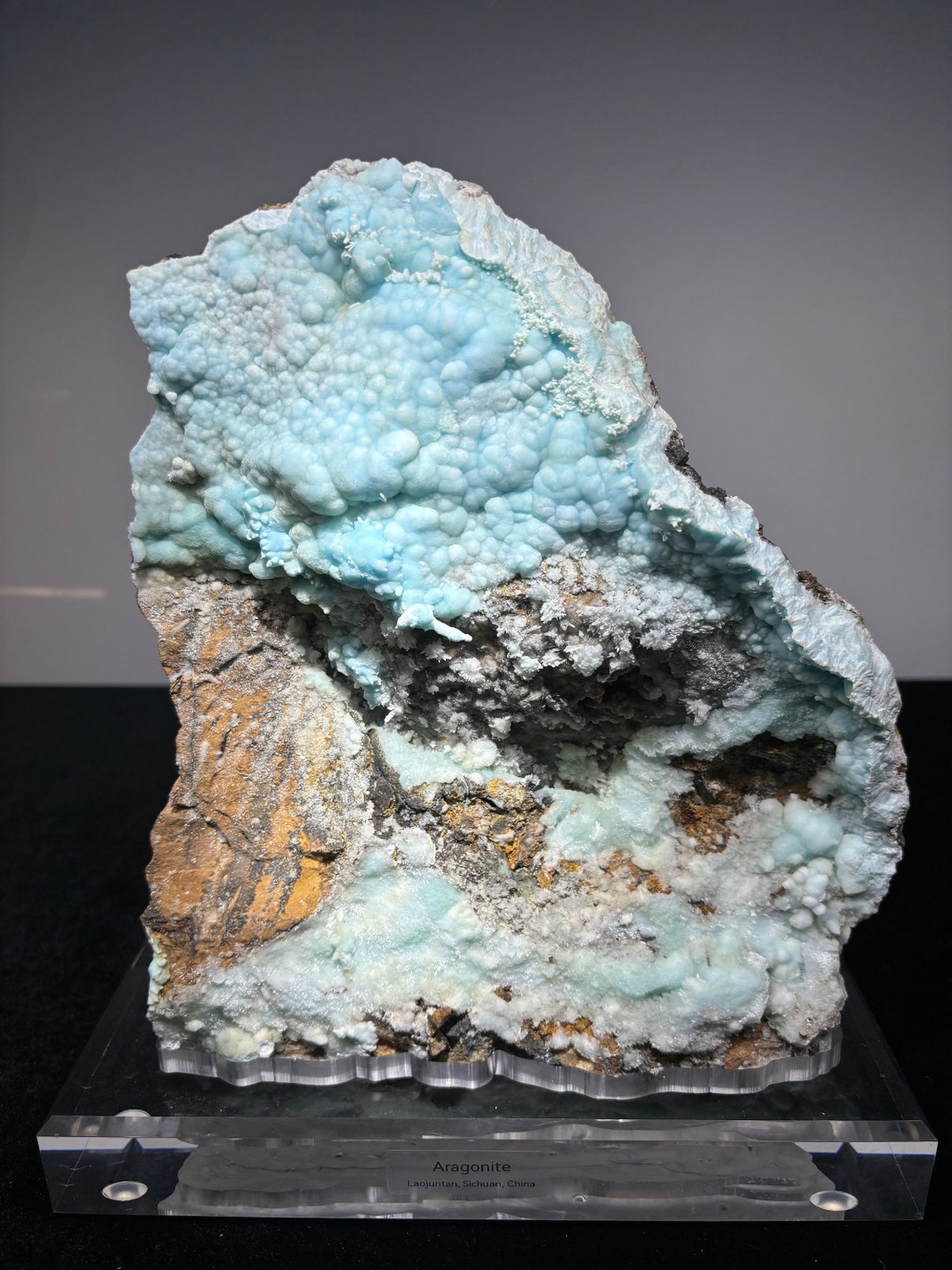 9 インチ ブルー アラゴナイト、台座付き 老君潭村、恵東社、涼山 Yi