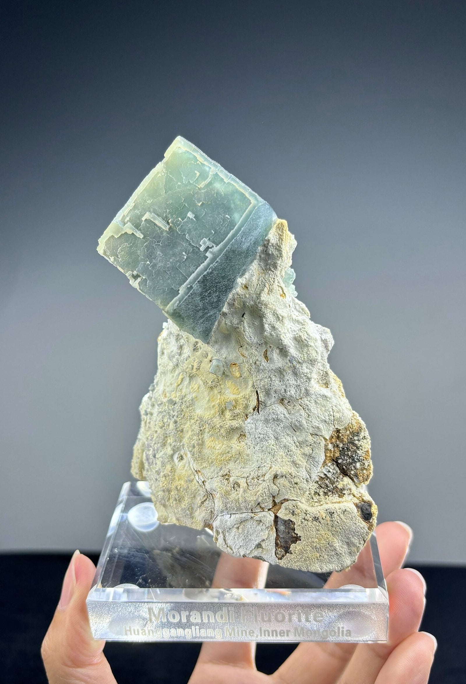 5 インチ モランディ フローライト、黄崗梁鉱山産、ケシケテン チー