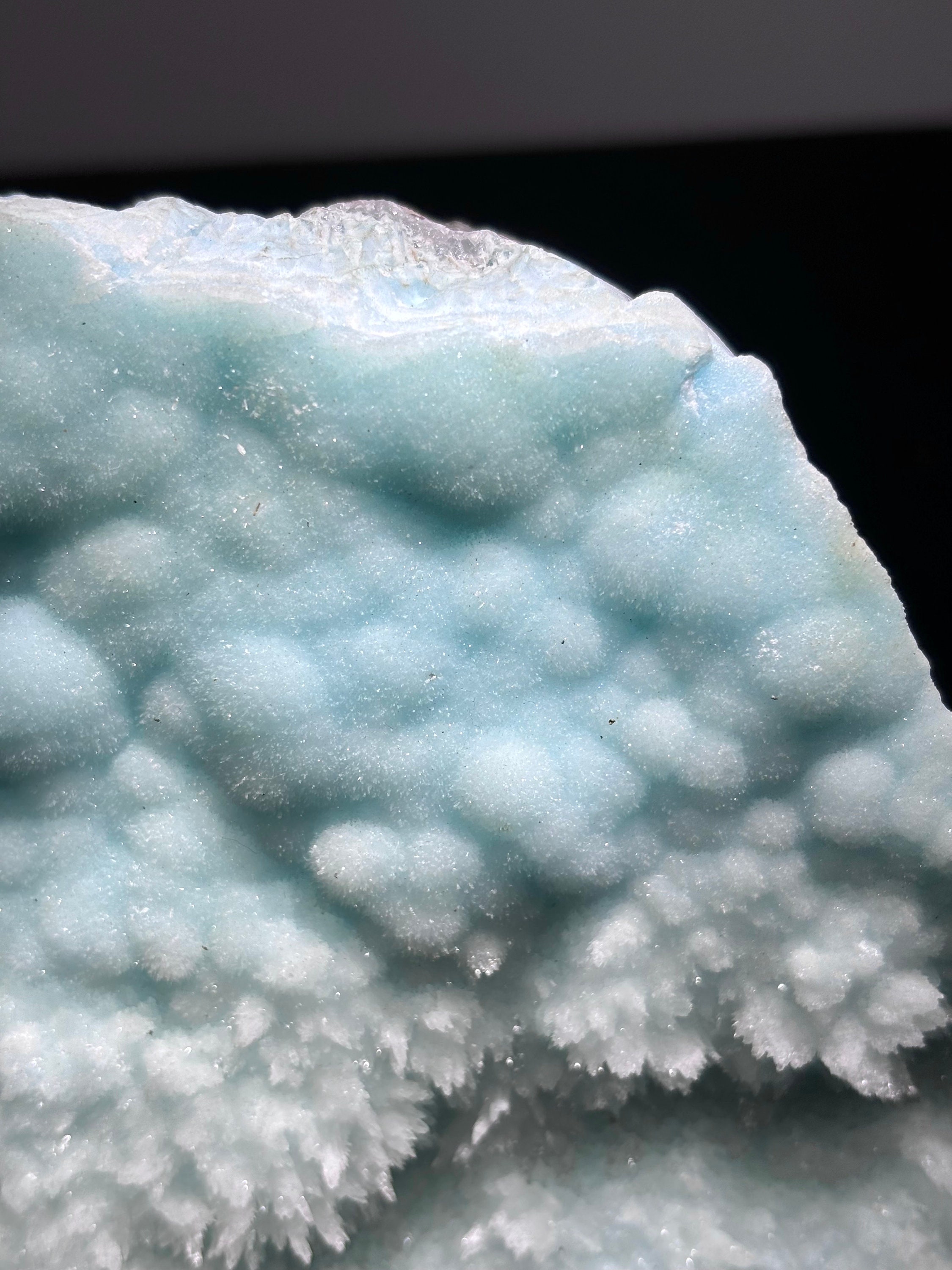 9.5インチのアイスブルーアラゴナイト（中国四川産、ルーサイト