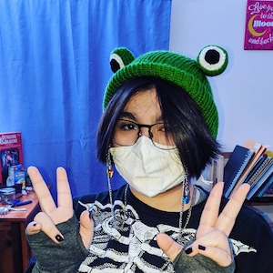 Frog Knit Hat - frog hat - beanie - winter hat - warm beanie - handmade - custom frog hat - green hat - kawaii frog - 100% washable