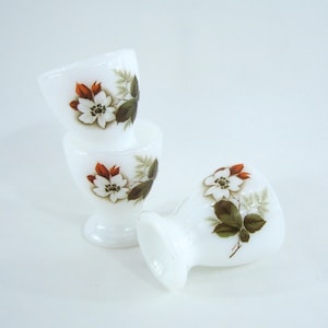 3 egg cups in opal and tempered glass - Avila Arcopal France - vintage 60s