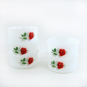 5 ramequins in opaal en gehard wit glas - rood en groen bloemendecor - Arcopal Roses de France - vintage jaren 60
