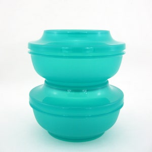 2 emerald green plastic boxes - Tupperware made in France - vintage 80s