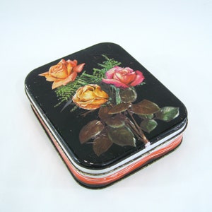 Ancienne boîte à bonbons rectangulaire en tôle lithographiée - décor bouquet de roses - vintage années 40