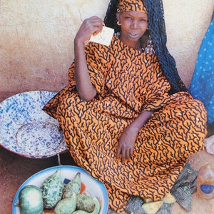 Art mural femme africaine vintage - carte postale vintage  - femme en boubou africain-portrait ethnique - art mural africain - ref A35