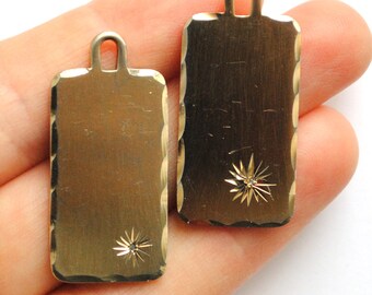 Oberfläche gestreift Polituren - seltene Vintage 2 roh-Messing Anhänger - Grund Sterne graviert Diamant Rechteck abgeschrägte Kante