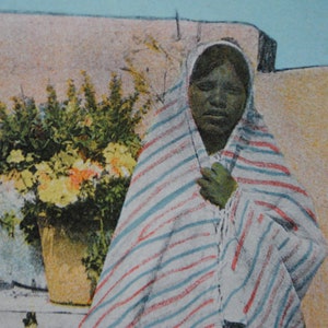 Maroc - art coloré femme marocaine marchande de fleurs - carte postale ancienne orientaliste  - portrait ethnique -  REFA5