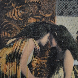 Cartão postal antigo raro Maori da Nova Zelândia - Mulheres Maori - Saudação Maori "hongi" - Arte de parede feminina - refB5