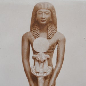 Prêtre égyptien et figure en bois du dieu Khnoum à tête de bélier/ rare carte postale ancienne/ art mural égyptien /ornement égyptien-A32