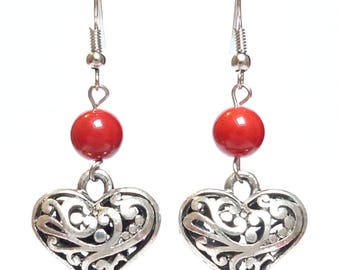 Boucles d'oreilles coeur argenté et perle rouge vif