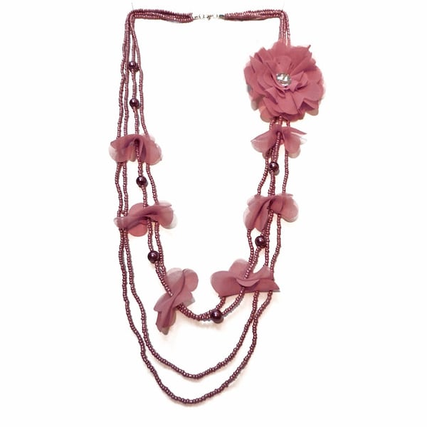 collier long sautoir femme - fleur et pétales - rose ou vieux rose