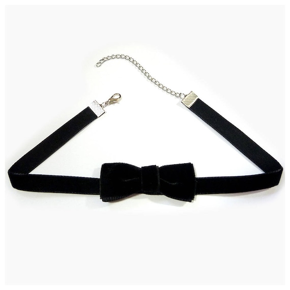 Velvet bow choker