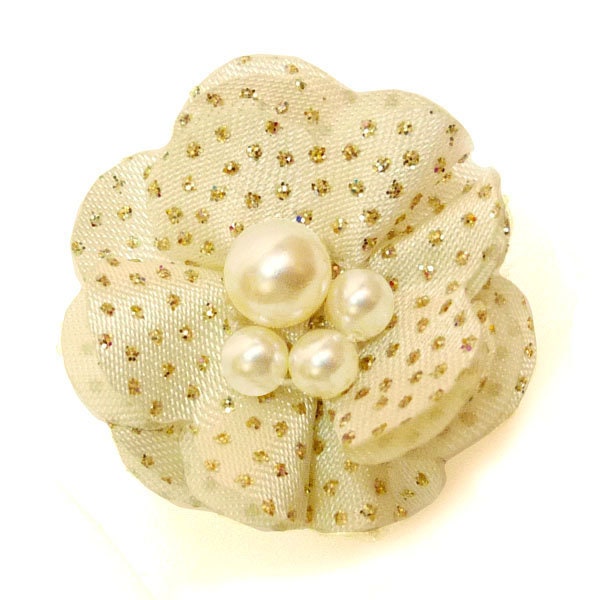 Light yellow fabric flower ring with sequins and white pearl beads - adjustable Size 50 to 60 - kawaii lolita style
