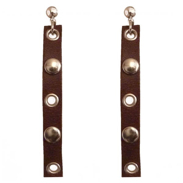 Boucles d'oreilles style steampunk et ethnique bande cuir marron rivets argentés