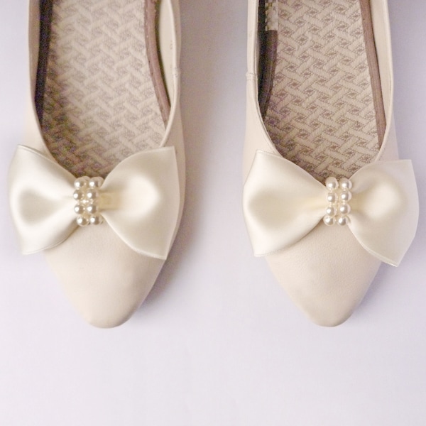 Pale beige cream ivory beaded satin shoe clips - bridal wedding - 1 pair