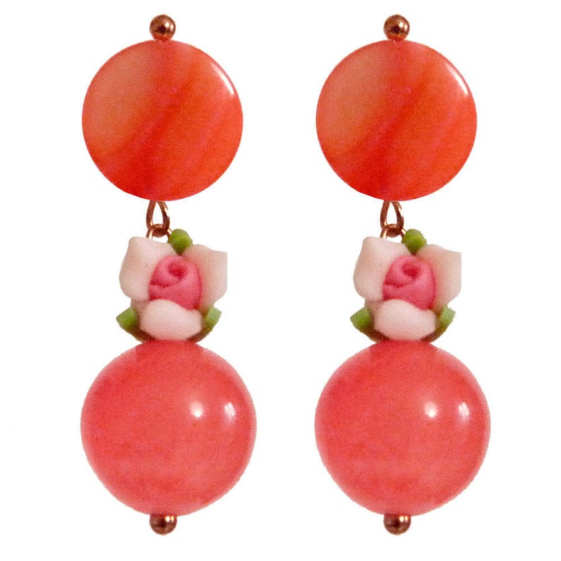 Boucles d'oreilles clou rose orangé nacre fleur fimo et perle 画像 1