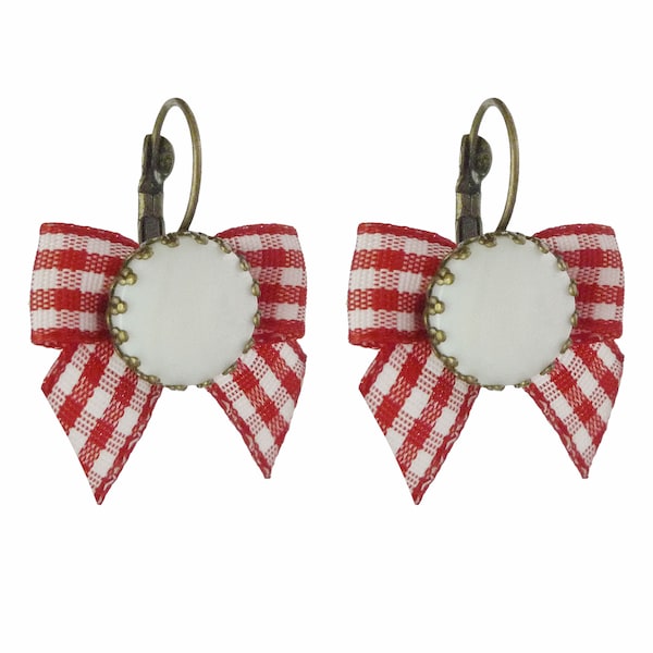 Boucles d'oreilles à carreaux , vichy rouge et blanc, style cottagecore bucolique, dormeuse bronze à cabochon de nacre blanche