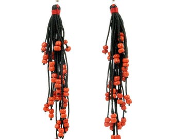 Boucles d'oreilles pendantes longue orange (rouge orangé) et noire