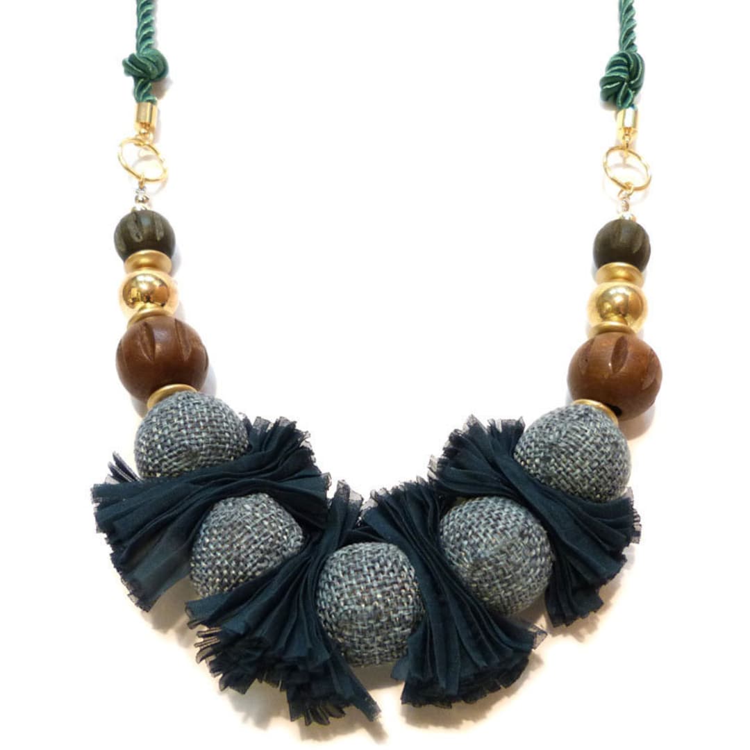 Collier Magnétique fait de perles d'hématite, de Verre et de style