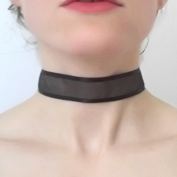 collier ras de cou  choker ruban large tranparent noir gothique